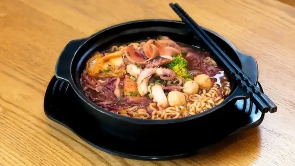 1 Gói Mì Cay Hàn Quốc Bao Nhiêu Calo Và Ăn Có Béo Không?