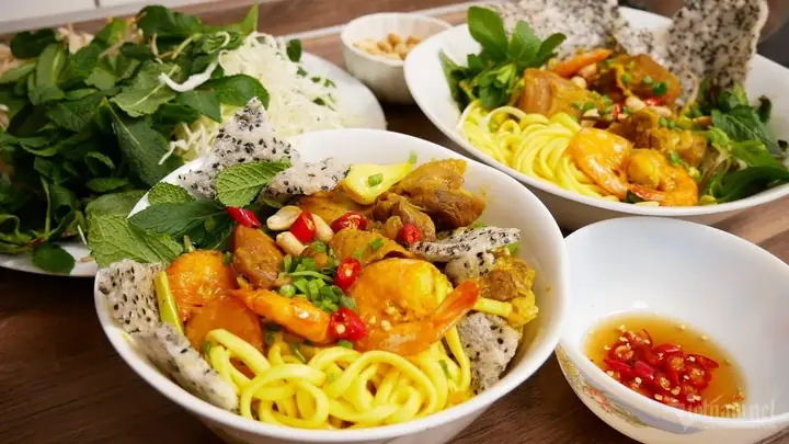 Cách Ăn Mì Quảng Đúng Chuẩn Để Trọn Vẹn Hương Vị Tuyệt Hảo Cách Ăn Mì Quảng Đúng Chuẩn Để Trọn Vẹn Hương Vị Tuyệt Hảo