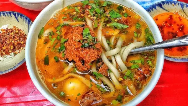 Top 10 Quán Bánh Canh Chả Cá Đà Lạt Ngon Nức Tiếng & Review Chi Tiết