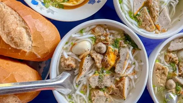 Bánh Canh Ghẹ Phan Thiết: Top Quán Ngon & Kinh Nghiệm Thưởng Thức Chuẩn Vị