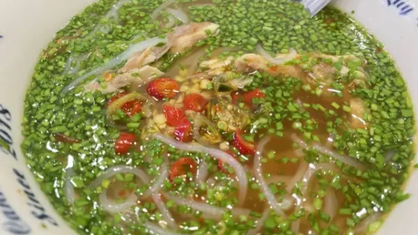 Bánh Canh Hẹ Quy Nhơn: Khám Phá Hương Vị Đặc Sản & Top Quán Ngon Nhất