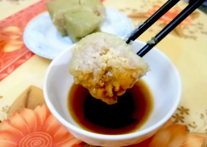 Bánh Chưng Chấm Mật Mía: Khám Phá Hương Vị Truyền Thống Độc Đáo Bánh Chưng Chấm Mật Mía: Khám Phá Hương Vị Truyền Thống Độc Đáo