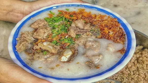 Mua Bánh Đa Đỏ Ở Đâu TP.HCM: Gợi Ý Địa Điểm Ăn Ngon & Mua Sỉ