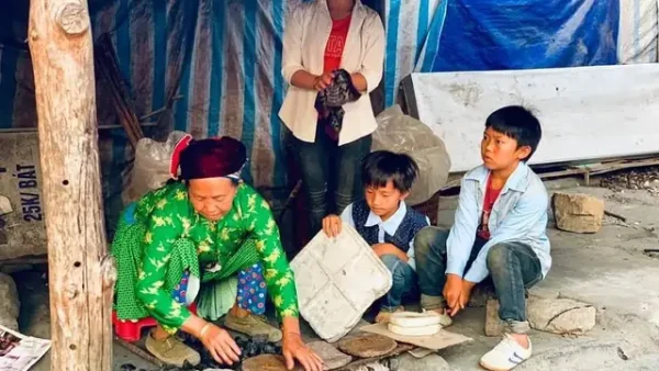 Bánh Hoa Tam Giác Mạch Hà Giang: Khám Phá Đặc Sản Độc Đáo Từ Cao Nguyên Đá
