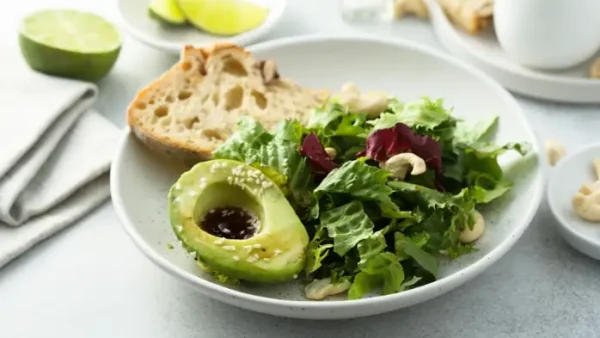 Bánh Mì Bơ Đường Bao Nhiêu Calo? Ăn Có Béo Không Và Cách Lựa Chọn Thông Minh