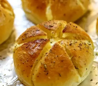 Cách Làm Bánh Mì Bơ Tỏi Phô Mai Thơm Ngon Chuẩn Vị Tại Nhà
