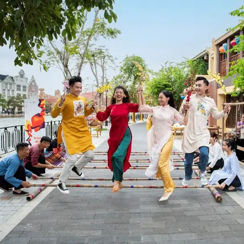 Bánh Mì Bột Lọc Đà Nẵng: Khám Phá Các Quán Ngon & Bí Quyết Thưởng Thức Bánh Mì Bột Lọc Đà Nẵng: Khám Phá Các Quán Ngon & Bí Quyết Thưởng Thức