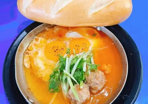Bánh Mì Chảo Nguyễn Tiểu La Quận 10: Địa Điểm Ăn Ngon, Giá Tốt Và Review Chi Tiết