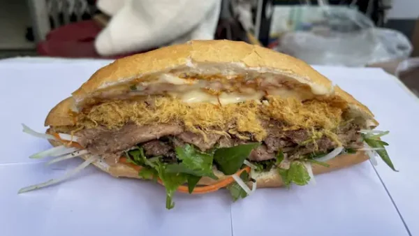 Bánh Mì Nướng Muối Ớt Đà Nẵng: Khám Phá Hương Vị Đặc Sắc & Quán Ngon
