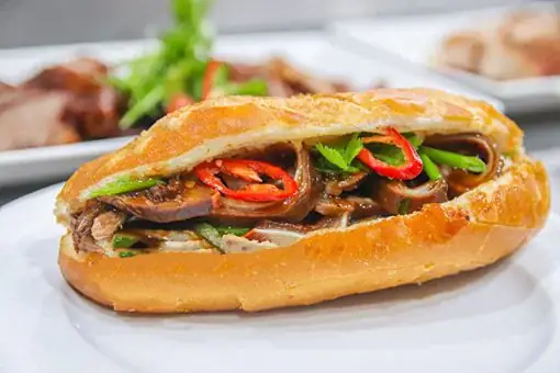 Bánh Mì Phá Lấu Trứng: Khám Phá Địa Điểm Ngon, Giá Rẻ Và Cách Làm Chuẩn Vị Bánh Mì Phá Lấu Trứng: Khám Phá Địa Điểm Ngon, Giá Rẻ Và Cách Làm Chuẩn Vị