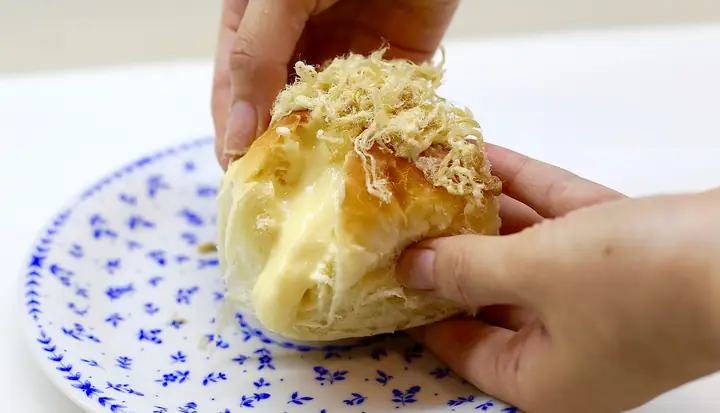 Cách Làm Bánh Mì Phô Mai Chà Bông Thơm Ngon Chuẩn Vị Tại Nhà