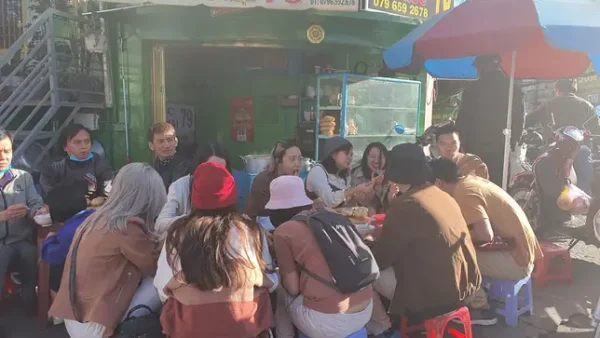 Bánh Mì Xíu Mại Đà Lạt: Khám Phá 15 Quán Ngon Chuẩn Vị Và Bí Quyết Tự Làm Tại Nhà