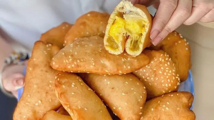 Bánh Tiêu Kẹp Bánh Bò: Công Thức Chuẩn, Cách Làm Ngon & Lợi Ích Ít Ai Biết Bánh Tiêu Kẹp Bánh Bò: Công Thức Chuẩn, Cách Làm Ngon & Lợi Ích Ít Ai Biết