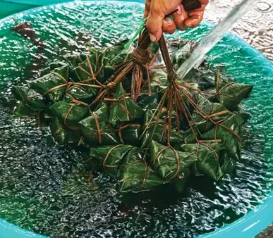 Cách Làm Bánh Ú Lá Tre Nhân Sầu Riêng: Chuẩn Bị, Cách Gói Và Luộc