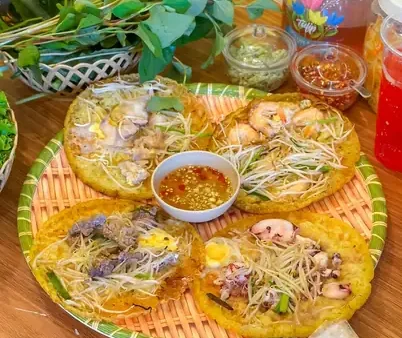 Bánh Xèo Cô Út Ba: Địa Điểm, Đánh Giá & Kinh Nghiệm Thưởng Thức