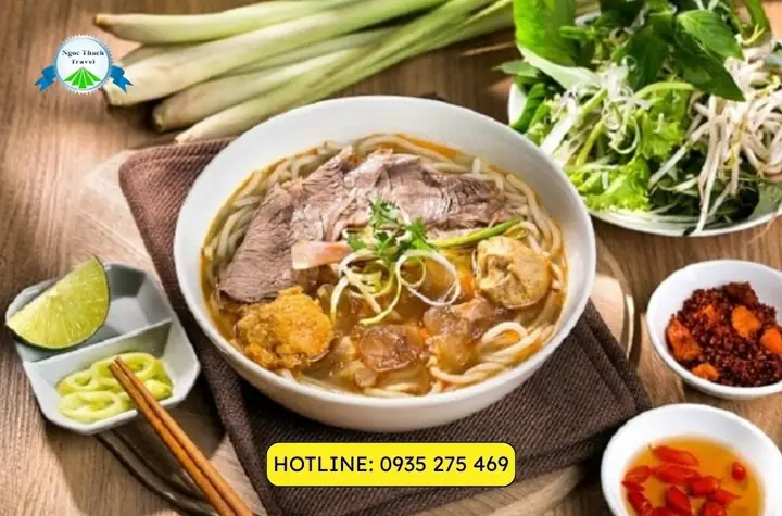Top 15+ Quán Bún Bò Huế Chính Gốc Ngon Nhất 2025: Địa Chỉ, Giá, Bí Quyết Nhận Biết Chuẩn Vị Cố Đô Top 15+ Quán Bún Bò Huế Chính Gốc Ngon Nhất 2025: Địa Chỉ, Giá, Bí Quyết Nhận Biết Chuẩn Vị Cố Đô