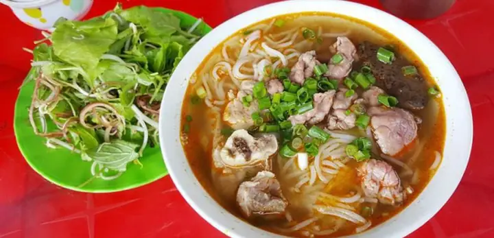 Bún Bò Huế Thảo Linh: Địa Chỉ, Đánh Giá Và Menu Quán Ngon Ở Hà Nội Bún Bò Huế Thảo Linh: Địa Chỉ, Đánh Giá Và Menu Quán Ngon Ở Hà Nội