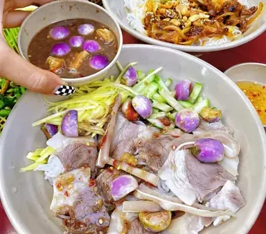 Khám Phá Bún Mắm Nêm Phan Rang: Quán Ngon & Bí Quyết Thưởng Thức Chuẩn Vị