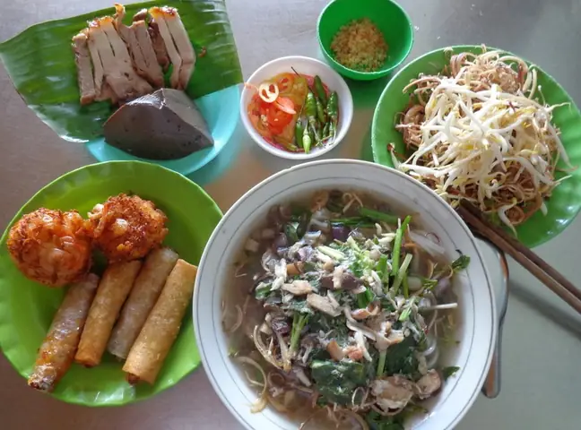 Bún Nước Lèo Cô Ba Trà Vinh: Địa Chỉ, Giá Cả Và Trải Nghiệm Độc Đáo Bún Nước Lèo Cô Ba Trà Vinh: Địa Chỉ, Giá Cả Và Trải Nghiệm Độc Đáo