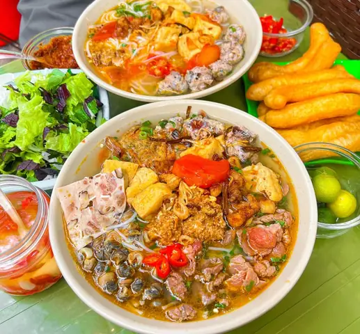 Khám Phá Bún Riêu Ốc Hà Nội: Top Quán Ngon & Cách Thưởng Thức Chuẩn Vị 1 Khám Phá Bún Riêu Ốc Hà Nội: Top Quán Ngon & Cách Thưởng Thức Chuẩn Vị