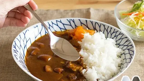 Cà Ri Làm Từ Gì? Khám Phá Thành Phần & Nguồn Gốc Món Ăn Đa Dạng