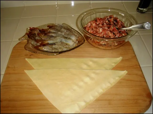 Cách Cuốn Tôm Hỏa Tiễn Thành Chả Giò Giòn Ngon Tại Nhà Cách Cuốn Tôm Hỏa Tiễn Thành Chả Giò Giòn Ngon Tại Nhà