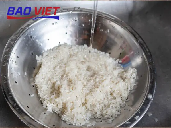 Cách Đo Nước Nấu Cơm Bằng Lóng Tay: Dùng Đốt Ngón Tay Cho Cơm Dẻo Cách Đo Nước Nấu Cơm Bằng Lóng Tay: Dùng Đốt Ngón Tay Cho Cơm Dẻo
