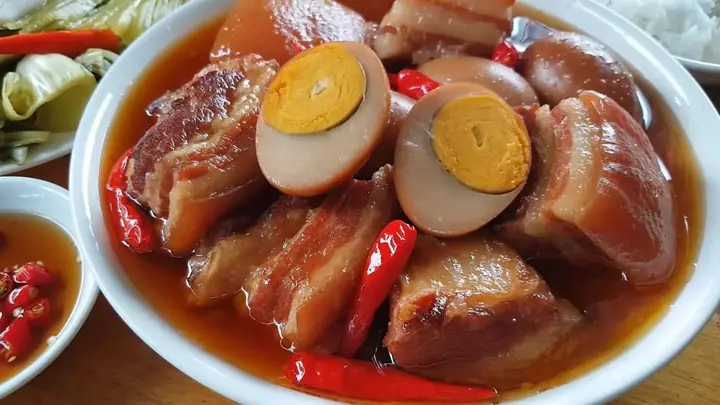 Bí Quyết Kho Thịt Heo Nhanh Mềm Thấm Vị Đậm Đà Chuẩn Vị Gia Đình Bí Quyết Kho Thịt Heo Nhanh Mềm Thấm Vị Đậm Đà Chuẩn Vị Gia Đình