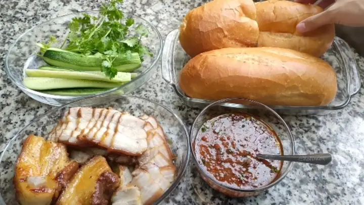 Cách Làm Bánh Mì Thịt Thơm Ngon Chuẩn Vị Như Ngoài Hàng Tại Nhà Cách Làm Bánh Mì Thịt Thơm Ngon Chuẩn Vị Như Ngoài Hàng Tại Nhà