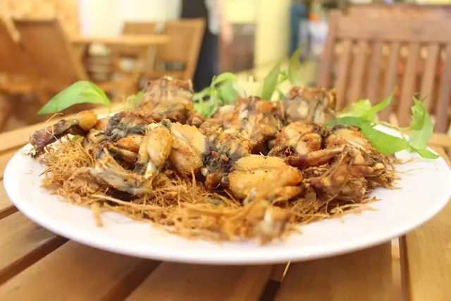 Cách Làm Ếch Chiên Sả Ớt Giòn Rụm, Thơm Lừng Chuẩn Vị Nhà Hàng Cách Làm Ếch Chiên Sả Ớt Giòn Rụm, Thơm Lừng Chuẩn Vị Nhà Hàng