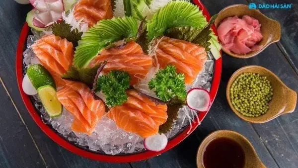Hướng Dẫn Chi Tiết Cách Làm Gỏi Cá Hồi Tươi Ngon, Không Tanh Tại Nhà