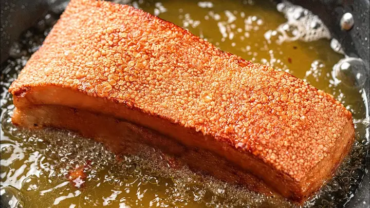 Bí Quyết Làm Heo Quay Da Giòn Rụm Tại Nhà Ngon Chuẩn Vị Bí Quyết Làm Heo Quay Da Giòn Rụm Tại Nhà Ngon Chuẩn Vị