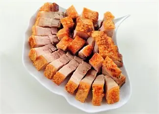 Bí Quyết Làm Heo Quay Da Giòn Rụm Tại Nhà Ngon Chuẩn Vị Bí Quyết Làm Heo Quay Da Giòn Rụm Tại Nhà Ngon Chuẩn Vị