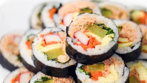Cách Làm Kimbap Tại Nhà: Công Thức Chuẩn Vị Hàn Quốc Đơn Giản