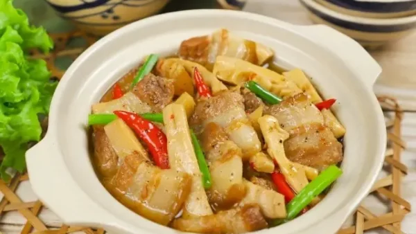 Cách Làm Măng Chua Tại Nhà: Bí Quyết Giòn Ngon, Để Được Lâu Không Đắng