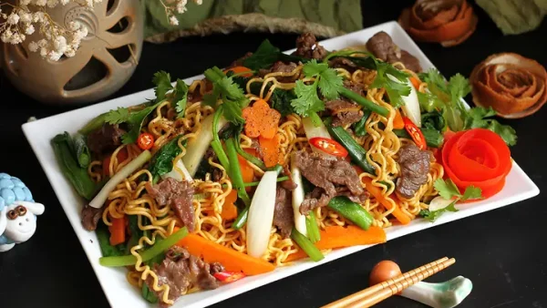 Cách Làm Mì Xào Không Bị Khô, Dai Ngon Và Không Dính Chùm