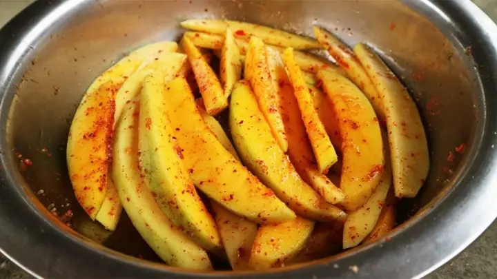 Cách Làm Xoài Lắc Muối Ớt: Hướng Dẫn Chi Tiết Từ A-Z Cho Món Ăn Vặt Ngon Chuẩn Vị Cách Làm Xoài Lắc Muối Ớt: Hướng Dẫn Chi Tiết Từ A-Z Cho Món Ăn Vặt Ngon Chuẩn Vị