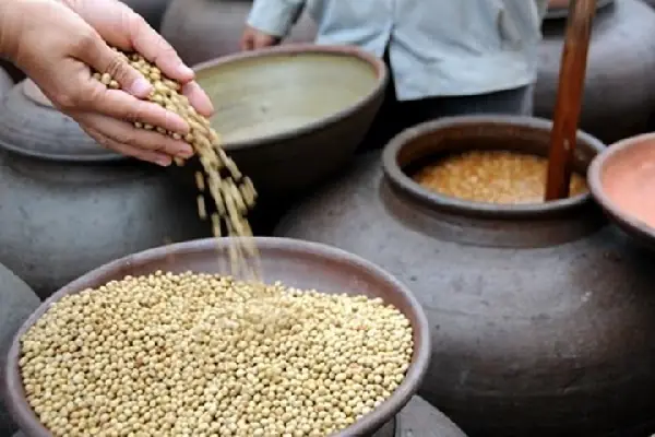 Cách Làm Nước Tương Truyền Thống Tại Nhà Chuẩn Vị 1 Cách Làm Nước Tương Truyền Thống Tại Nhà Chuẩn Vị