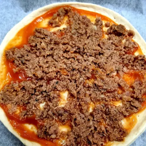 Cách Làm Pizza Xúc Xích Bằng Lò Nướng Thơm Ngon Tại Nhà Đơn Giản Cách Làm Pizza Xúc Xích Bằng Lò Nướng Thơm Ngon Tại Nhà Đơn Giản