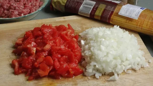 Hướng Dẫn Chi Tiết Cách Làm Sốt Spaghetti Thịt Bò Ngon Chuẩn Vị