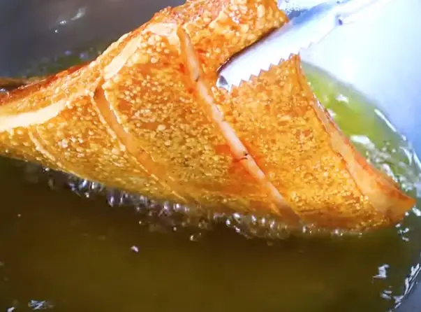 Cách Làm Thịt Quay Tại Nhà Da Giòn Rụm, Thịt Mềm Ngon Như Ngoài Hàng (4 Cách: Lò, Chảo, Air Fryer, Quay Muối) Cách Làm Thịt Quay Tại Nhà Da Giòn Rụm, Thịt Mềm Ngon Như Ngoài Hàng (4 Cách: Lò, Chảo, Air Fryer, Quay Muối)