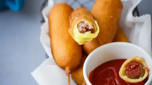 Cách Làm Xúc Xích Phô Mai Kéo Sợi Giòn Ngon Tại Nhà
