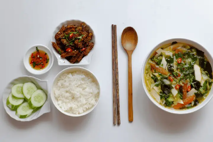 Cách Nấu Bánh Canh Mặn Chuẩn Vị Miền Tây Ngon Tại Nhà