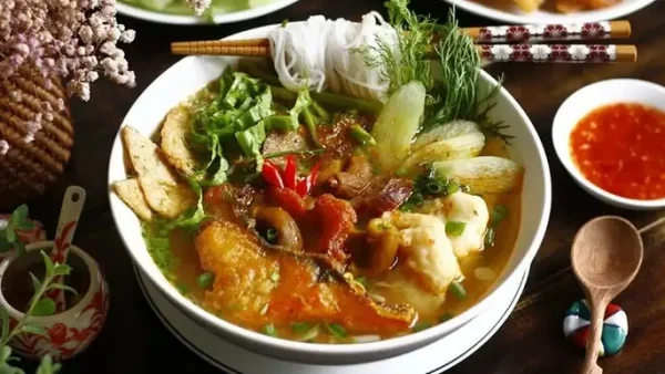 Cách Nấu Bún Cá Hà Nội Chuẩn Vị: Bí Quyết Không Tanh, Nước Dùng Đậm Đà Hấp Dẫn