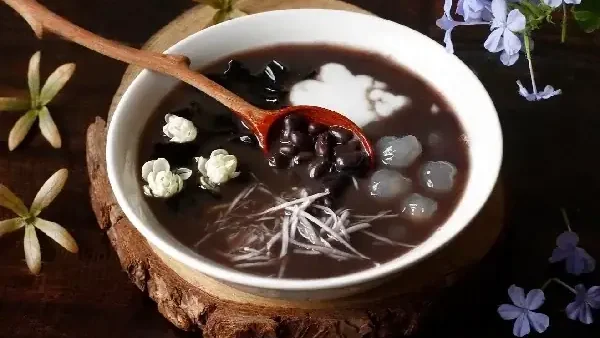 Bí Quyết Nấu Chè Đỗ Đen Nhanh Nhừ, Mềm Bùi Thơm Ngon Chuẩn Vị