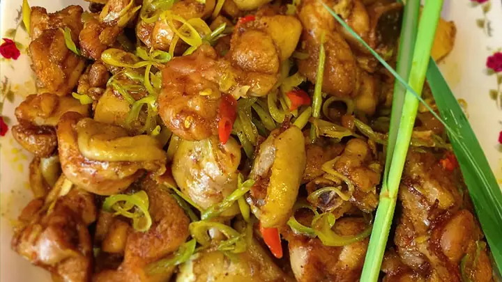 Cách Làm Gà Xào Sả Ớt Thơm Ngon Chuẩn Vị Tại Nhà