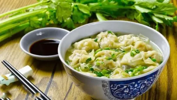 Cách Nấu Hoành Thánh Nước Lèo Tại Nhà: Từ Xương Đến Bày Biểu