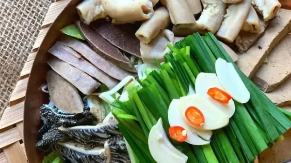 Cách Nấu Lẩu Lòng Bò Thập Cẩm Ngon Chuẩn Vị, Thơm Lừng Tại Nhà