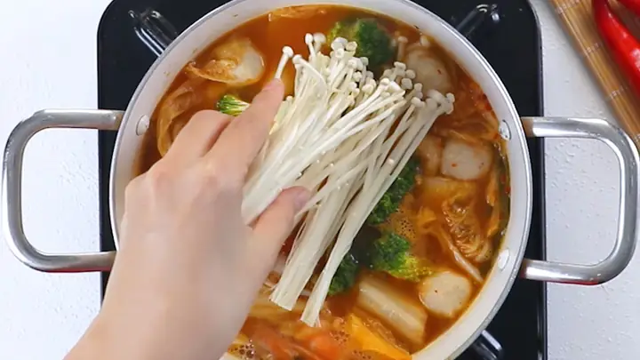 Cách Nấu Mì Cay Kim Chi Chuẩn Vị, Thơm Ngon Như Ngoài Hàng Tại Nhà