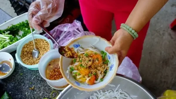 Cách Nấu Mì Quảng Phú Chiêm Chuẩn Vị Ngọt Tự Nhiên Tại Nhà